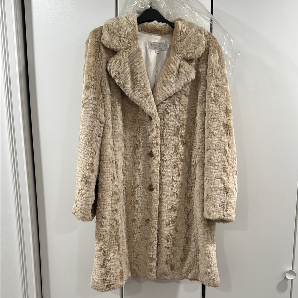 Fabulous Luxurious Faux Fur Coat in Cream